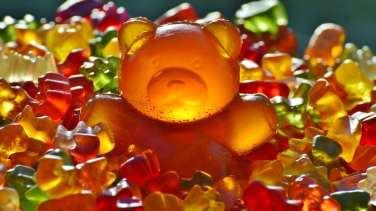 Sweet Relief: Why CBD Gummies With THC Are Gaining Popularity