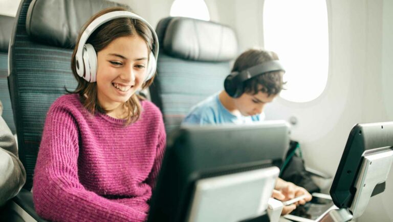 Creativity For Kids: Do Art Anywhere With A Travel Easel