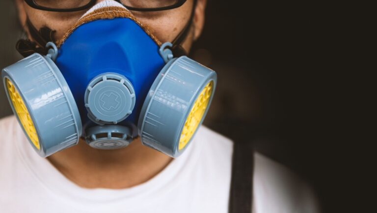 The Respirator that Would be Used Where Dust or Solid Particles Might be Inhaled is a Supplied Air Mask the respirator that would be used where dust or solid particles might be inhaled is a