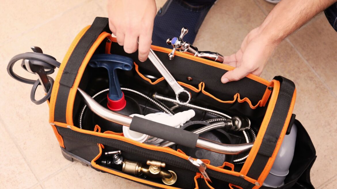 Organization and Storage Options in Hart Tool Bag 194.233.66.232