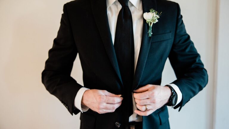 How to Choose the Right Accessories to Complement Your Church Suit? Image3