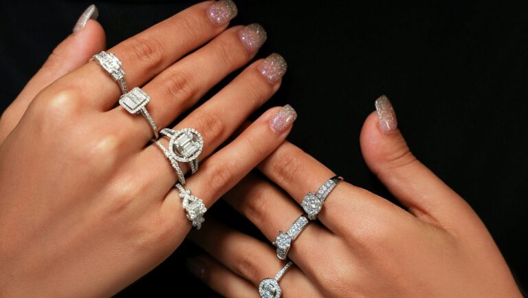 Why More Couples Are Embracing Modern Alternatives in Jewellery