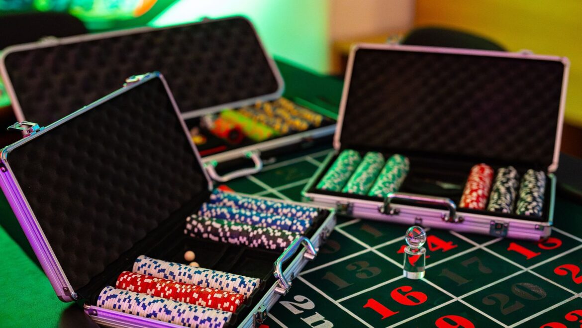 The Advantages of Opening Online Gambling Business