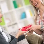 A Gift Guide of Luxury to Treat Your Mom